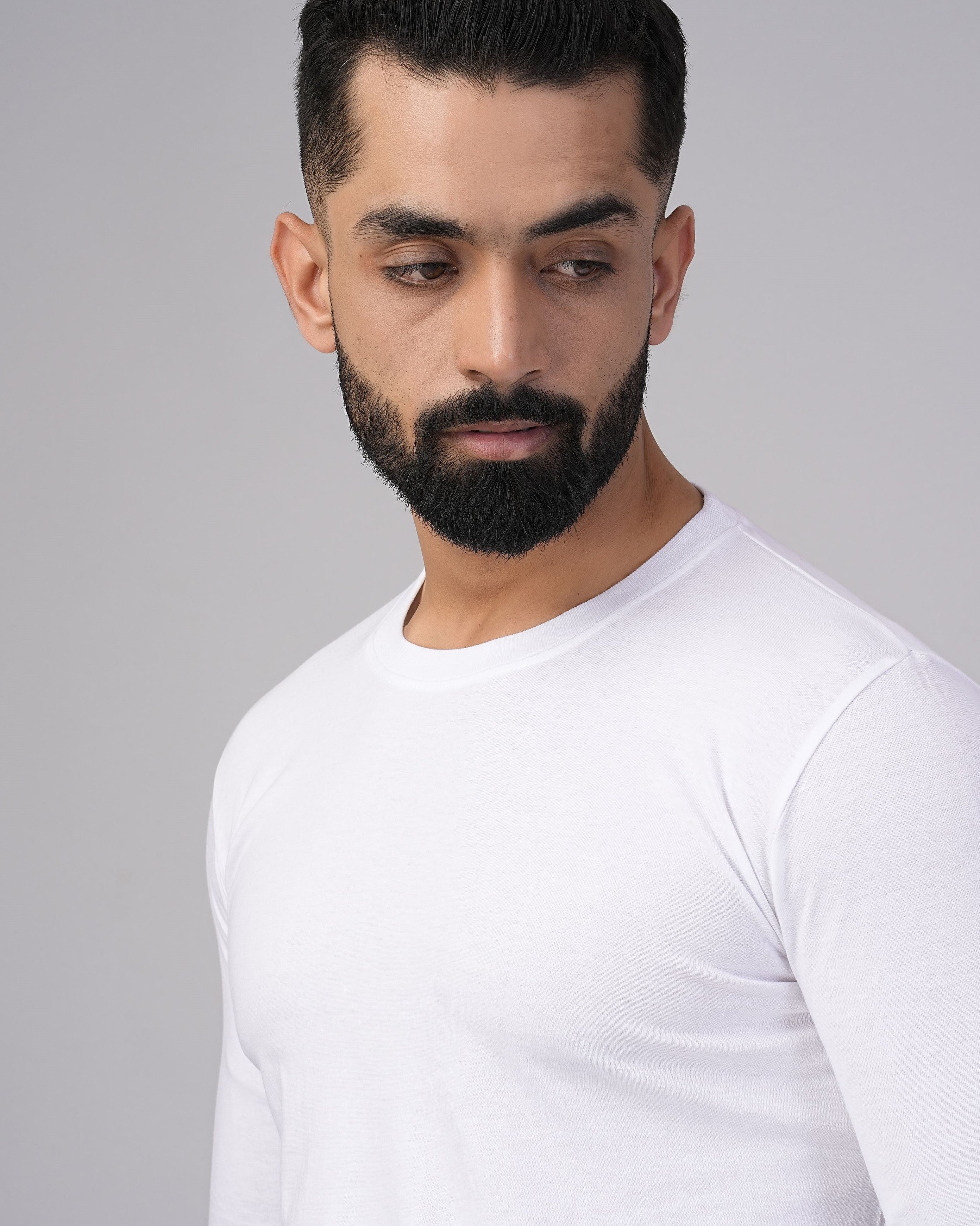 Round neck : Long sleeves